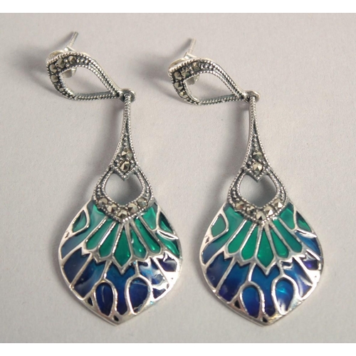 1636 - A PAIR OF SILVER PLIQUE ENAMEL ART DECO STYLE DROP EARRINGS.