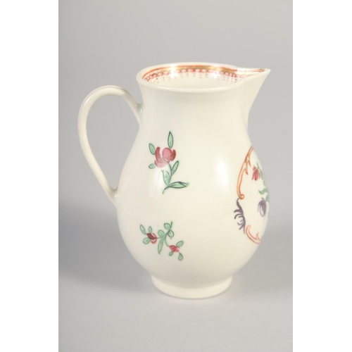 1066 - AN 18TH CENTURY WORCESTER JUG painted in Chinese export style with flowers in a gilt painted and int... 