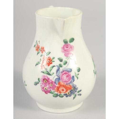 1067 - AN 18TH CENTURY WORCESTER JUG painted with a large floral bouquet and scattered flowers.