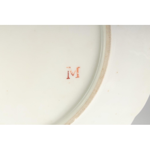 1097 - AN 18TH CENTURY CLIGNANCOURT PLATE painted with a 