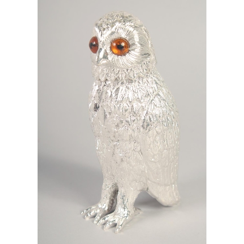 1680 - A SILVER PLATED OWL SUGAR SHIFTER. 6ins high.