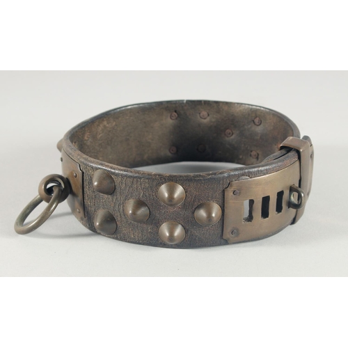 12 - A 17th CENTURY LEATHER STUDDED BRASS DOG COLLAR, with six brass settings, stamped, possibly Spilers ... 