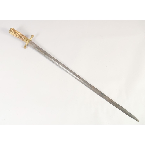 126 - A EUROPEAN RIDING SWORD, circa 1700, double edged straight blade, 'S' shaped brass quillon, brass mo... 