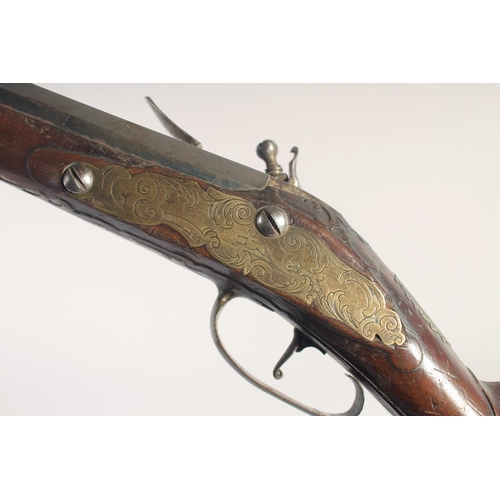 150 - A FINE GERMAN FLINTLOCK SPORTING GUN, circa 1740, Spanish form 18 bore 44in barrel signed at the bre... 