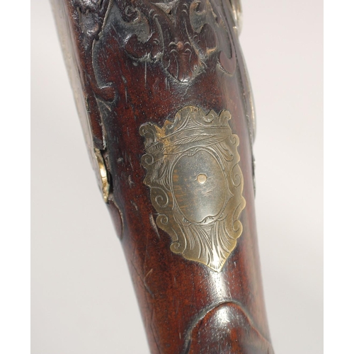 150 - A FINE GERMAN FLINTLOCK SPORTING GUN, circa 1740, Spanish form 18 bore 44in barrel signed at the bre... 