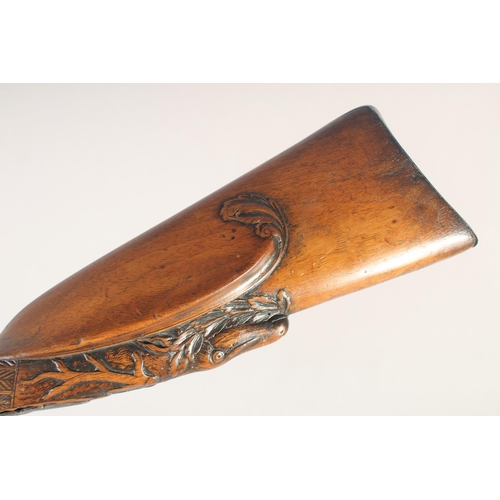 166 - A GERMAN DOUBLE BARRELED PERCUSSION SPORTING GUN, circa 1850, round 20 bore 32.5 in barrels, flat sc... 