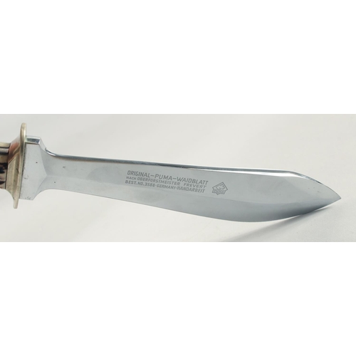 21 - ORIGINAL-PUMA-WAIDBLATT KINFE AND PUMA KLEINER JAGDNICKER KNIFE, both with antler handles 12.5