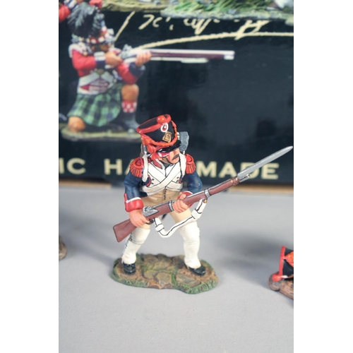 259 - KING AND COUNTRY NAPOLEONICS. NA 87. 42nd Highlands officer with flags BR 29 (2).