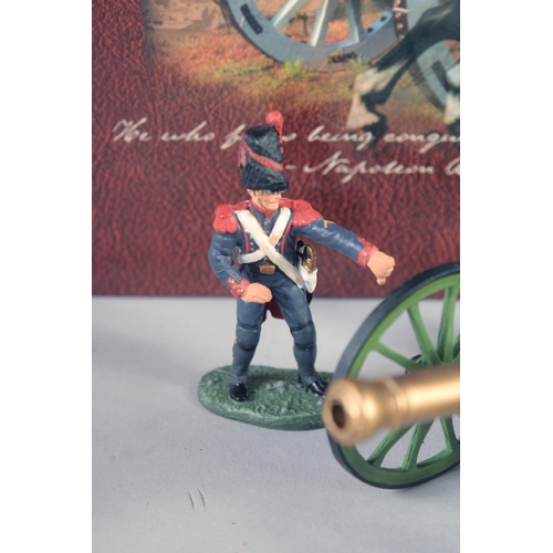 262 - W. BRITAIN, NAPOLEONIC WARS FRENCH IMPERIAL GUARDS, with canon, 00289, boxed.