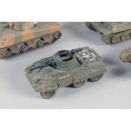 286 - CORGI, TEN VARIOUS SMALL TANKS (10).