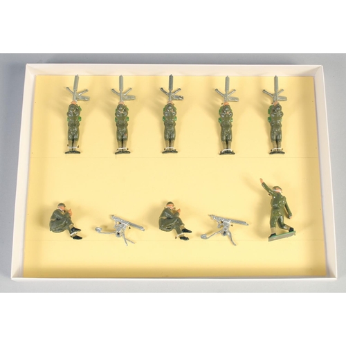 326 - W. BRITAIN, First World War, Eight Die Cast Figures with Machine Guns, (8).