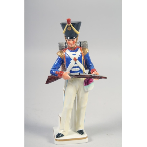 387 - SITZENDORF, A PAIR OF PORCELAIN SOLDIERS, Light Infantry 1830, 56th Reg Of Foot, 8