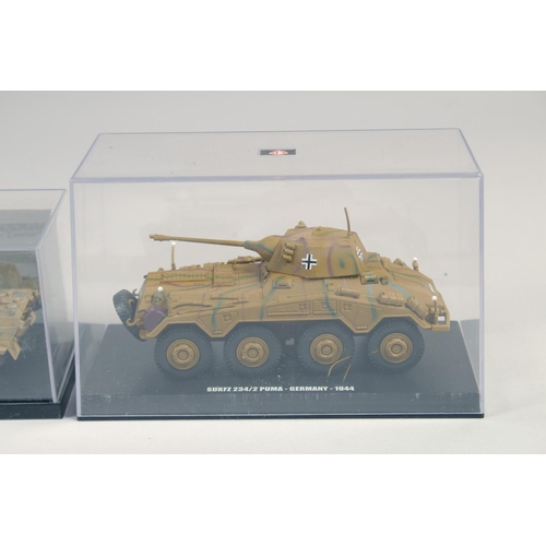 426 - ATLAS MULTIPLE GUN MOTOR CARRIAGE MI6 and three other tanks in Perspex cases.