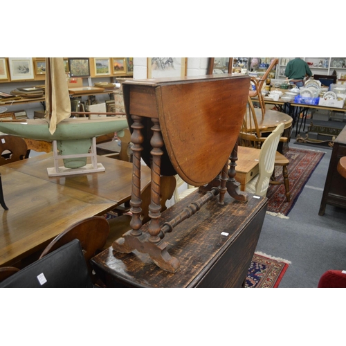 282 - A Victorian walnut sutherland table.