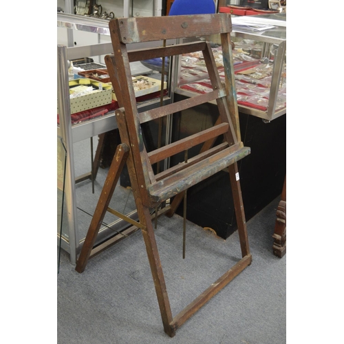 310 - An old oak easel.