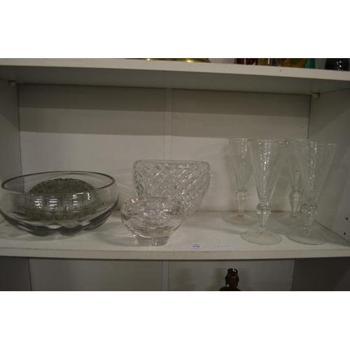 539 - Whitefriars and other glassware to include bowls and drinking glasses etc.