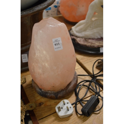 611 - A Himalayan rock salt lamp.