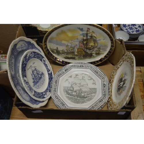 667 - Decorative and commemorative plates.