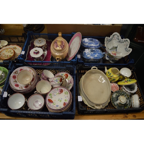 668 - A collection of decorative china to include lustre teaware, Worcester blush ivory dishes etc.