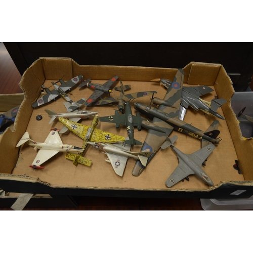 710 - A collection of plastic model aeroplanes.