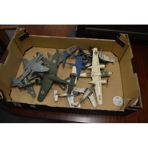 710 - A collection of plastic model aeroplanes.