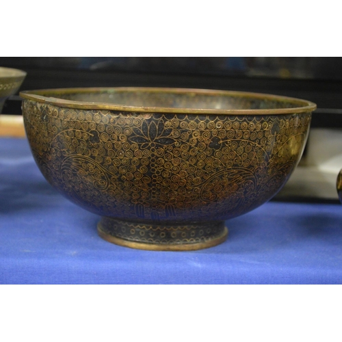 738 - A cloisonne bowl.