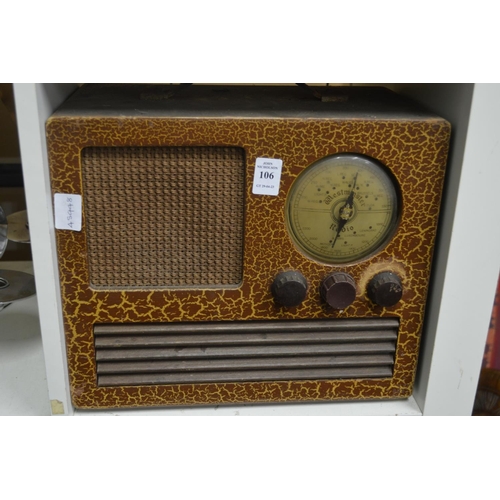 106 - An old radio.