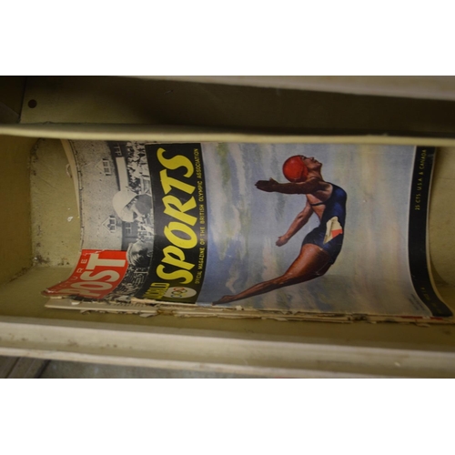 179 - An old wardrobe trunk with Cunnard and other labels.