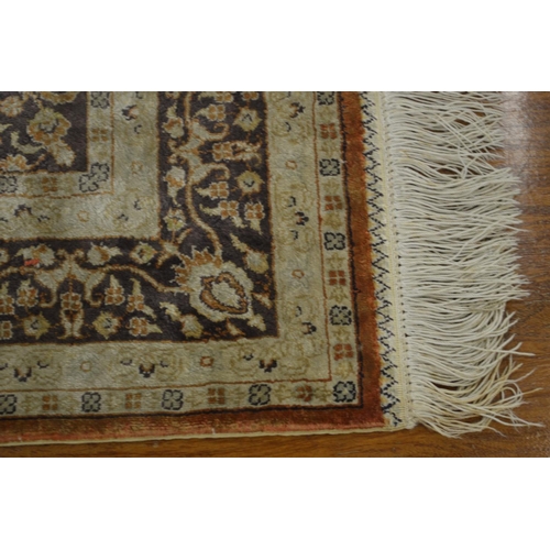 368 - A small Persian silk prayer rug 92cm x 61cm.