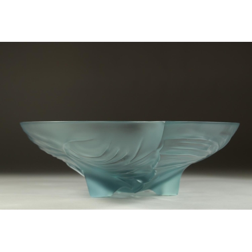 1095 - A GOOD LALIQUE DAYDREAM BLUE BOWL, circa 2008. Bears label, Lalique, Paris. 9.75ins diameter, 3ins h... 