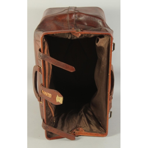 1353 - A GOOD VICTORIAN LEATHER BAG. 1ft 5ins long.