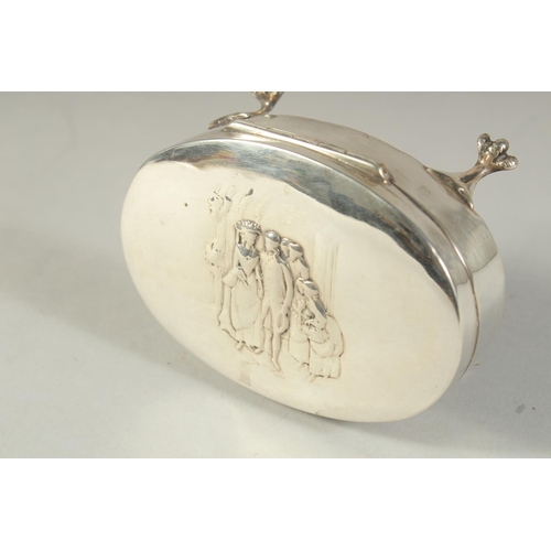 1959 - AN OVAL SILVER JEWELL BOX, the lid repousse with figures, velvet interior on claw feet. Birmingham, ... 