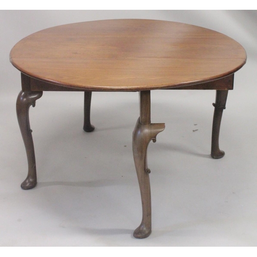 1009 - A GOOD GEORGE III MAHOGANY OVAL DROP FLAP DINING TABLE with gate leg action, on cabriole legs ending... 