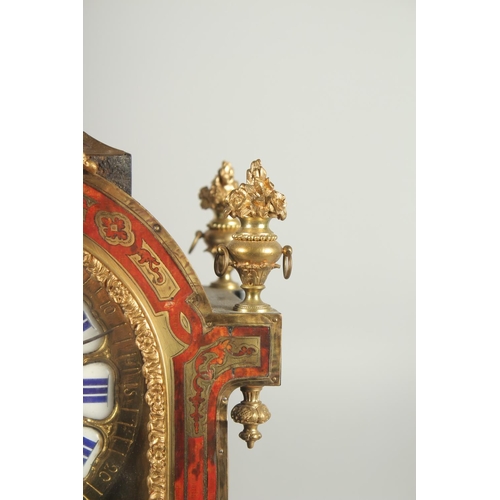 1146 - A GOOD 19TH CENTURY FRENCH BOULLE BRACKET CLOCK, the face with blue and white Roman numerals, brass ... 