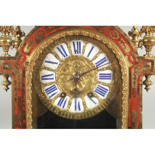 1146 - A GOOD 19TH CENTURY FRENCH BOULLE BRACKET CLOCK, the face with blue and white Roman numerals, brass ... 