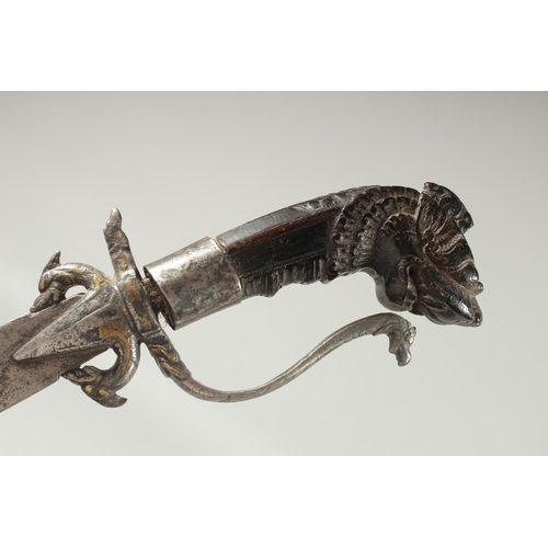 289 - A FINE 18TH CENTURY CEYLONESE SRI LANKAN KASTANE SWORD, with carved wooden handle and brass inlaid b... 