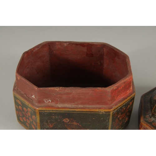 346 - A 19TH CENTURY INDIAN LACQUERED PAPIER-MACHE PANDAN BOX, 14cm x 11cm x 11cm.