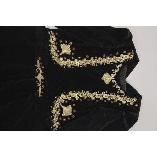 403 - AN OTTOMAN VELVET AND GILT METAL-THREAD EMBROIDERED ROBE, with clutch-bag and belt, (3 pieces).