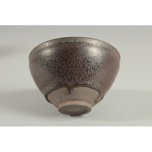 114 - A CHINESE JIAN WARE BOWL, 12.5cm diameter.