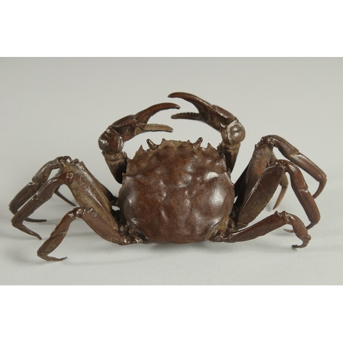 123 - A JAPANESE BRONZE OKIMONO OF A CRAB, 14.5cm wide.