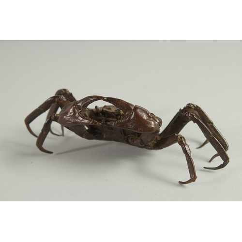 123 - A JAPANESE BRONZE OKIMONO OF A CRAB, 14.5cm wide.