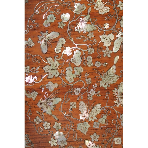 153 - A VERY FINE CHINESE MOTHER OF PEARL INLAID HARDWOOD OVAL TRAY, beautifully decorated with central pa... 