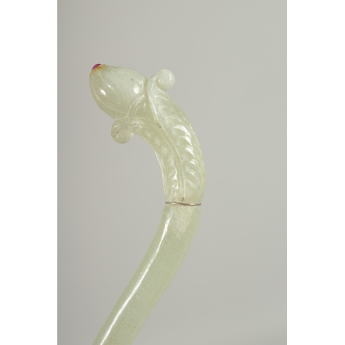 219 - A FINE INDIAN JADE SPOON, 18cm long.