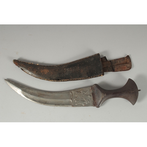 324 - A FINE 19TH CENTURY MUGHAL INDIAN ENGRAVED STEEL DAGGER, with original leather sheath, dagger 36cm l... 