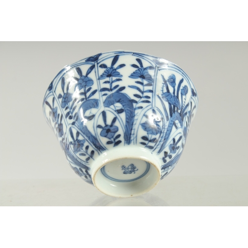 96 - A CHINESE KANGXI BLUE AND WHITE PORCELAIN TEA BOWL, 8.5cm diameter.