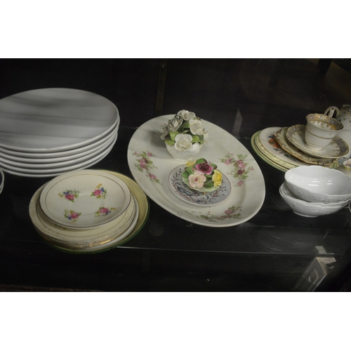 162 - Decorative china.