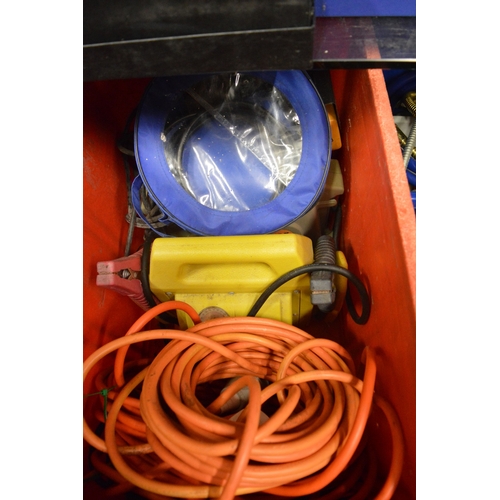 70 - Extension leads, plumbing equipment and other DIY accessories.