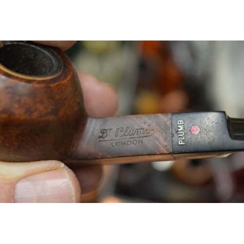 98 - Miscelleaneous collectables to include tobacco pipes.