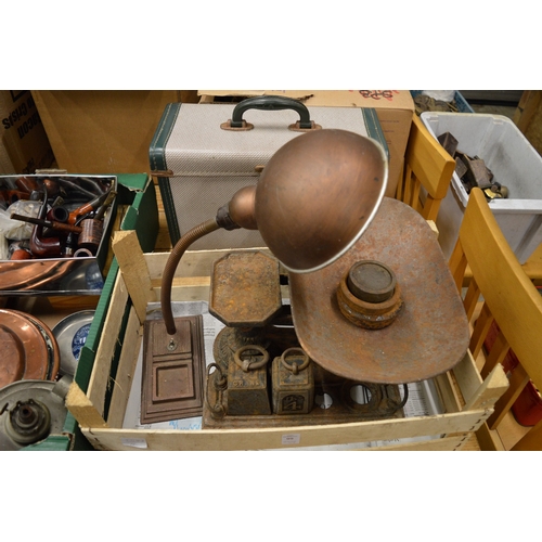 99 - An old desk lamp, cast iron kitchen scales and weights and an early projector.