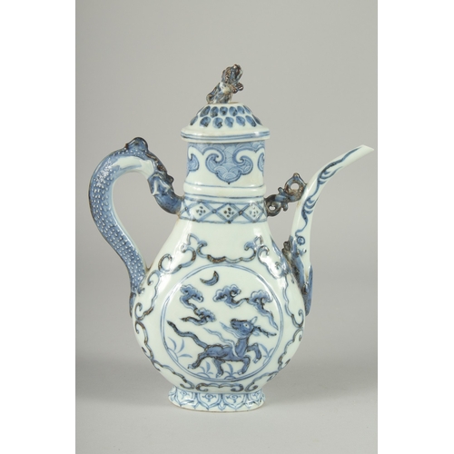 110 - A CHINESE EXPORT ISLAMIC MARKET BLUE AND WHITE PORCELAIN LIDDED EWER, 27cm high.